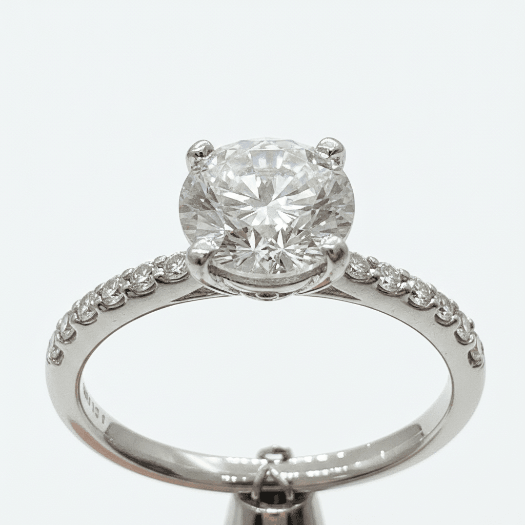 Round Brilliant Lab Grown Diamond Engagement Ring 333027