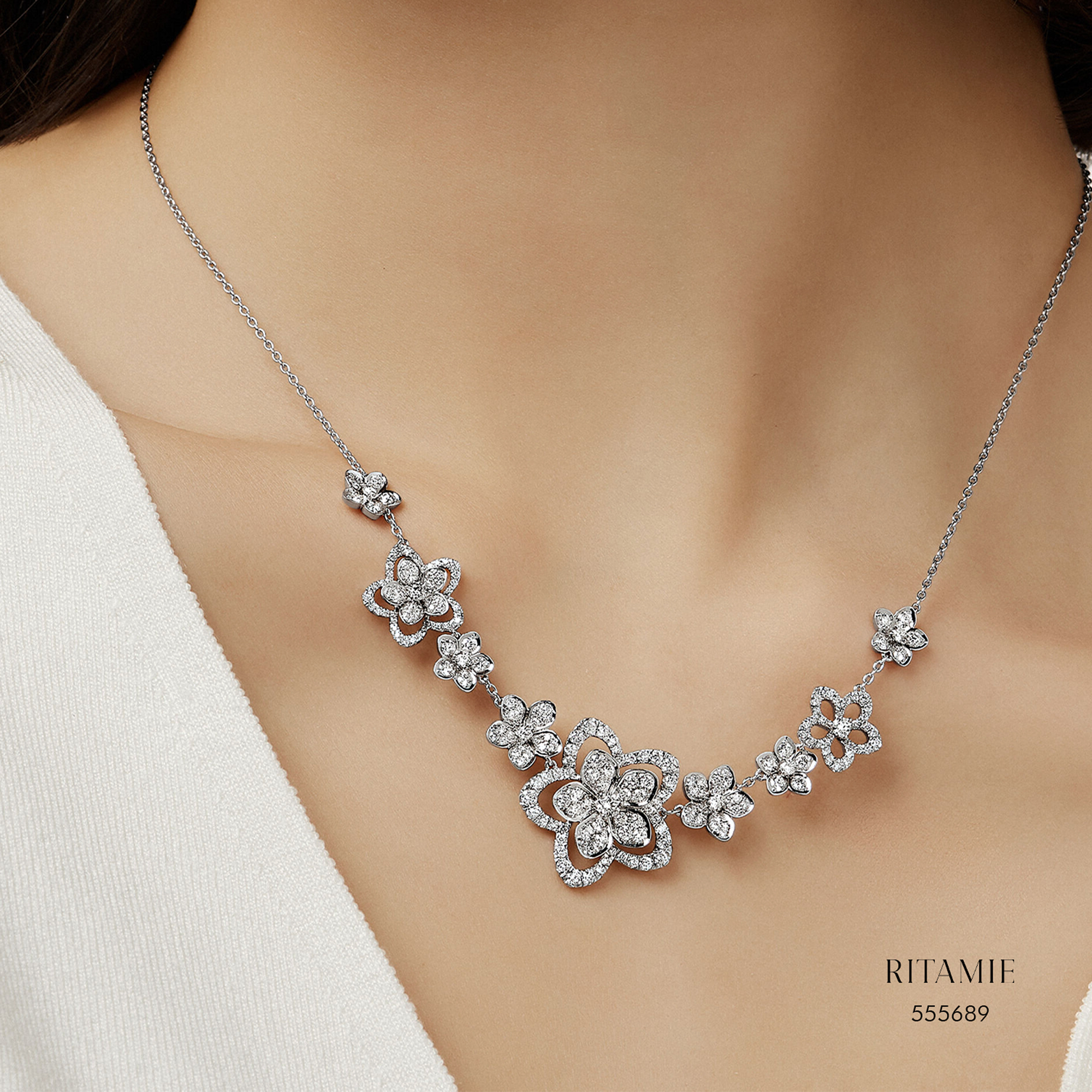 Floral Reverie Diamond Necklace 555689