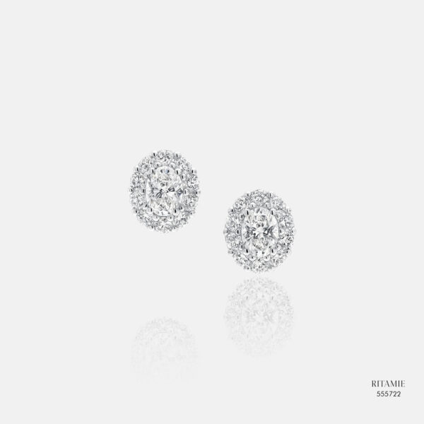 Lumi Oval Lab-Grown Diamond Stud Earrings 555722
