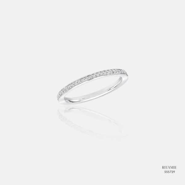 Serene Pavé Lab-Grown Diamond Band Ring 555729