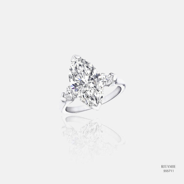 Vera Sovereign Trio Lab-Grown Diamond Ring 555711