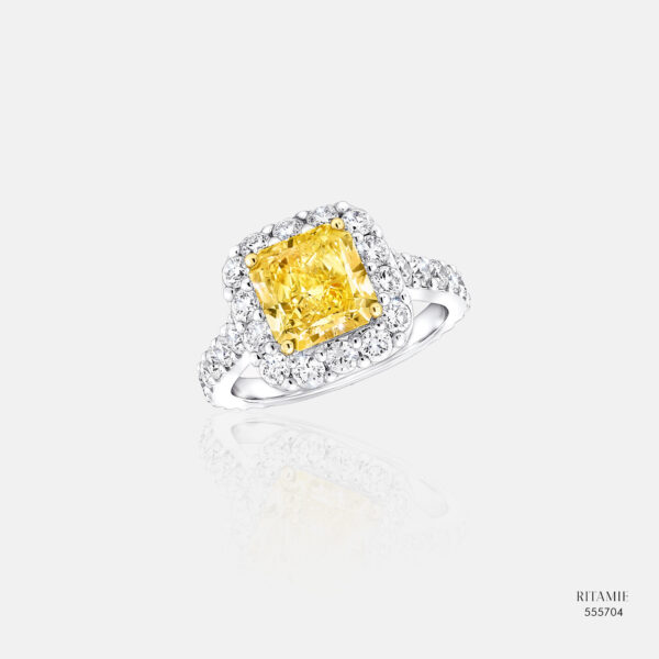 Vera Radiant Yellow Halo Lab-Grown Diamond Ring 555704