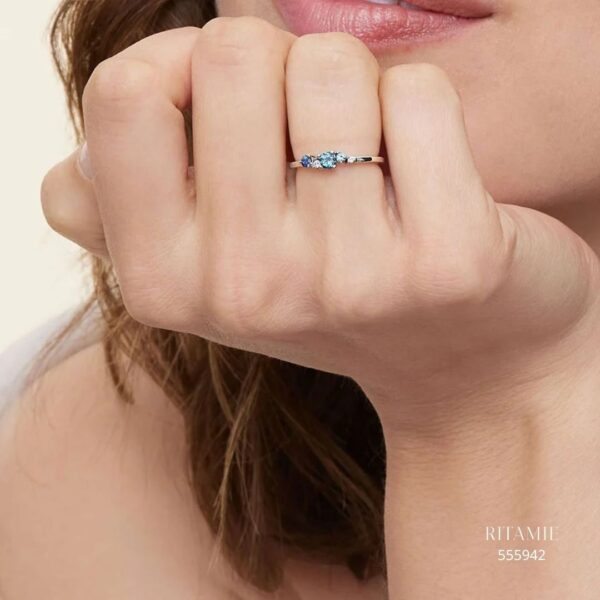 Alternative view of Blue Sapphire Bouquet White Gold Ring 555942